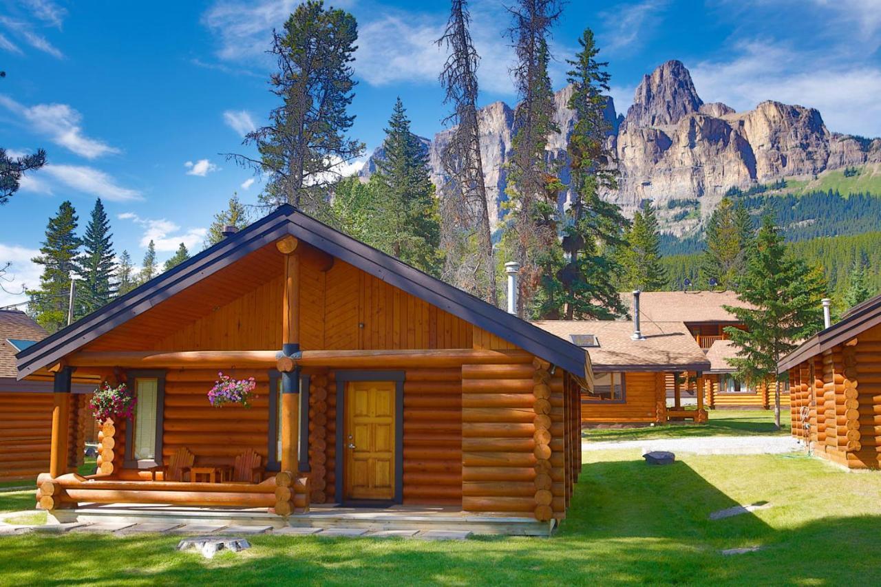 فيلا Castle Mountain Chalets المظهر الخارجي الصورة