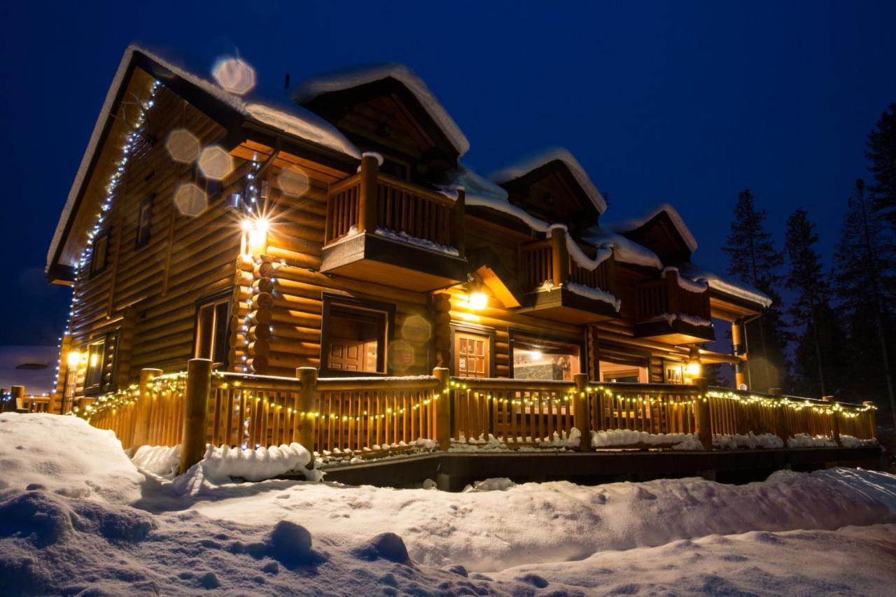 فيلا Castle Mountain Chalets المظهر الخارجي الصورة