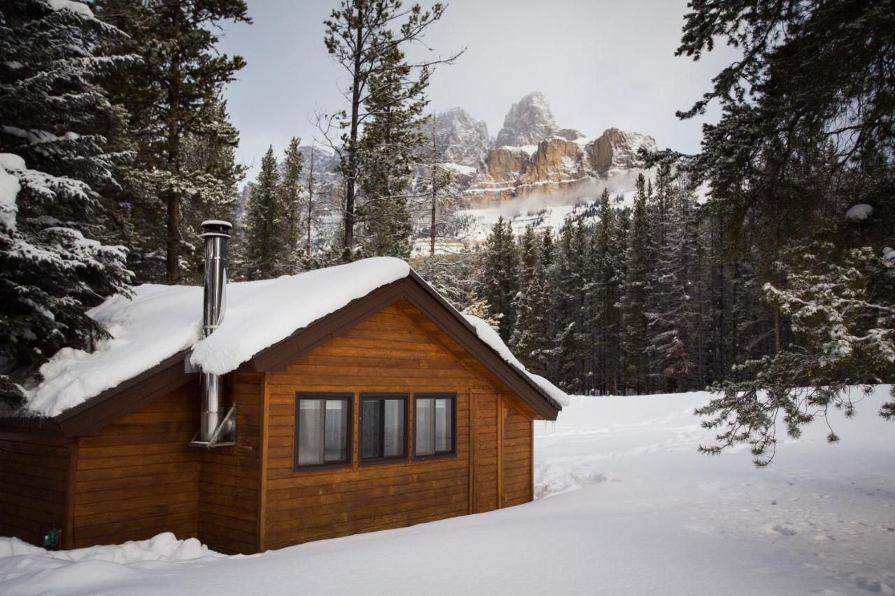 فيلا Castle Mountain Chalets المظهر الخارجي الصورة