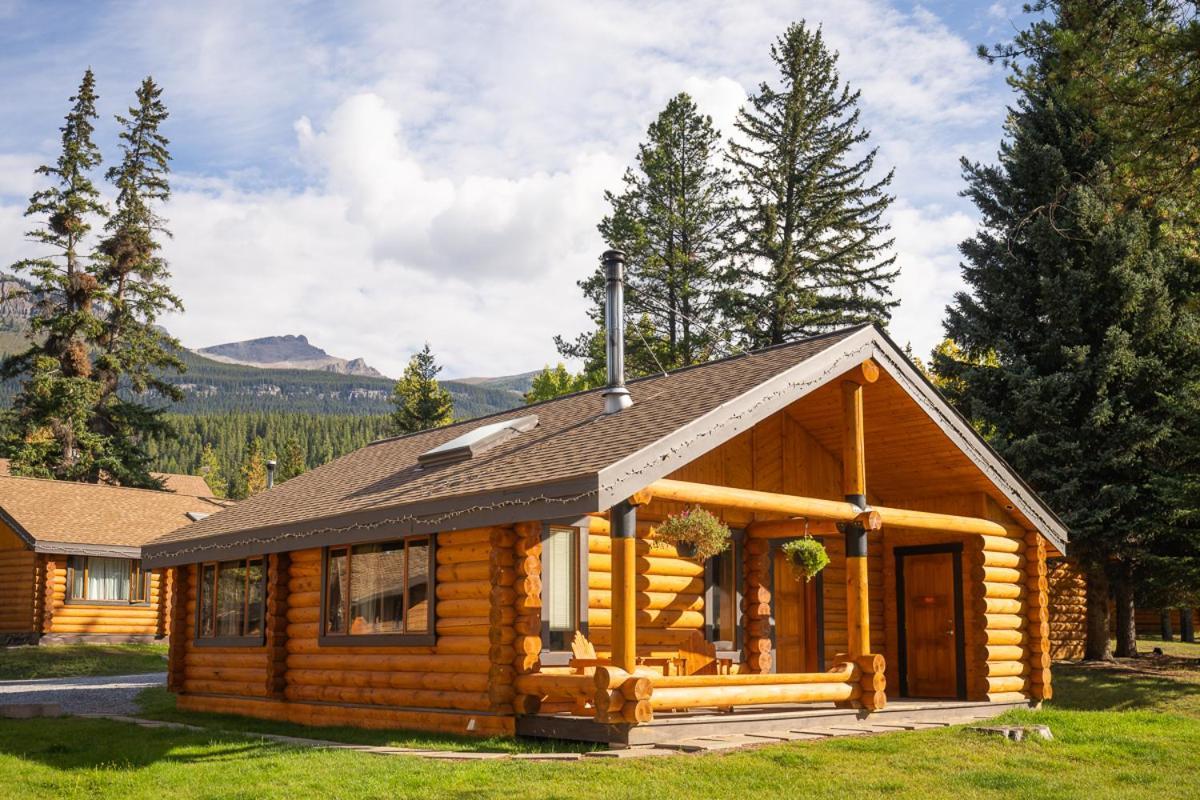 فيلا Castle Mountain Chalets المظهر الخارجي الصورة